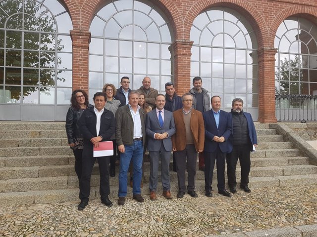 Reunión entre Felipe López y alcaldes de la Sierra Norte de Sevilla