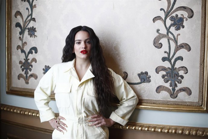 Rosalía presenta su disco “El mal querer”