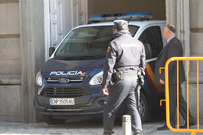 La Policia trasllada al Suprem Jordi Sànchez, Junqueras i Jordi Cuixart