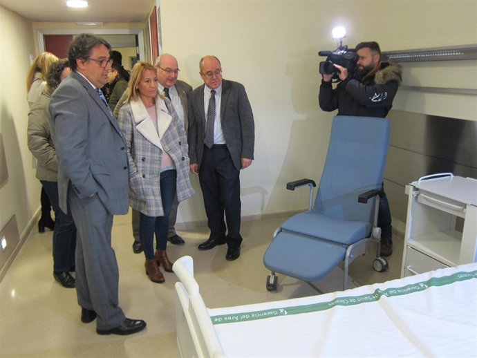 Vergeles y Nevado visitan el nuevo hospital de Cáceres