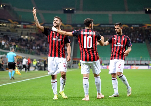 El AC Milan celebra la victoria en un partido de Liga