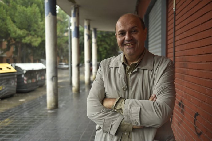El escritor y periodista valenciano Carlos Aimeur