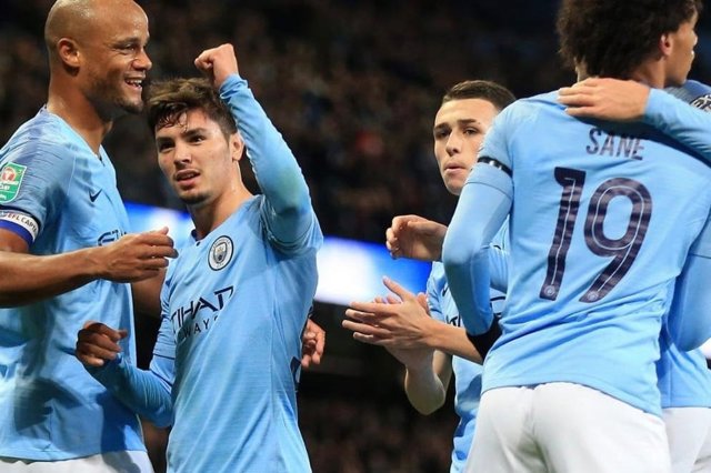 Brahim Díaz celebra un doblete con el Manchester City