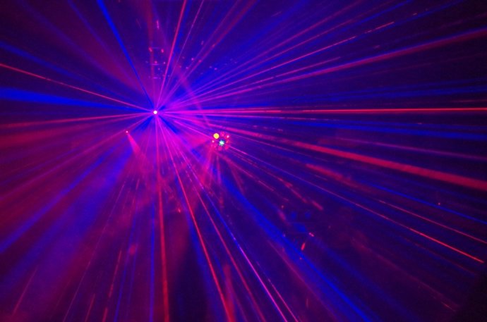 Imagen de archivo de las luces de una discoteca 