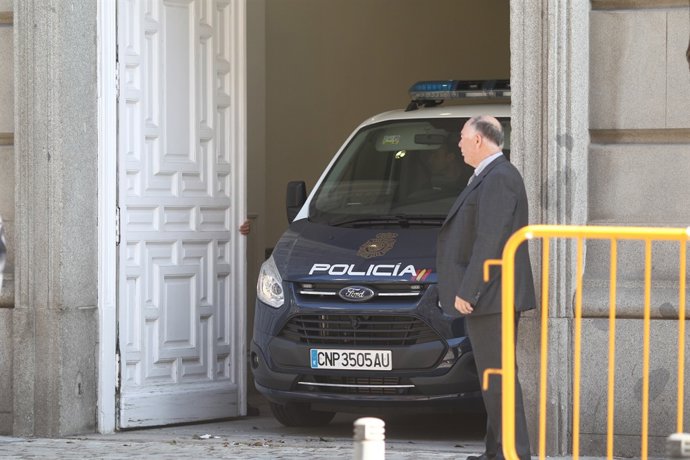 La Policia trasllada al Suprem Jordi Sànchez, Junqueras i Jordi Cuixart