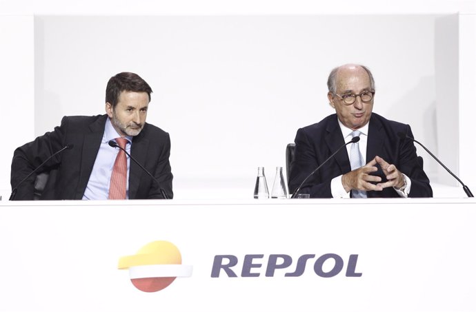 Antonio Brufau y Josu Jon Imaz en la Junta de Accionistas de Repsol