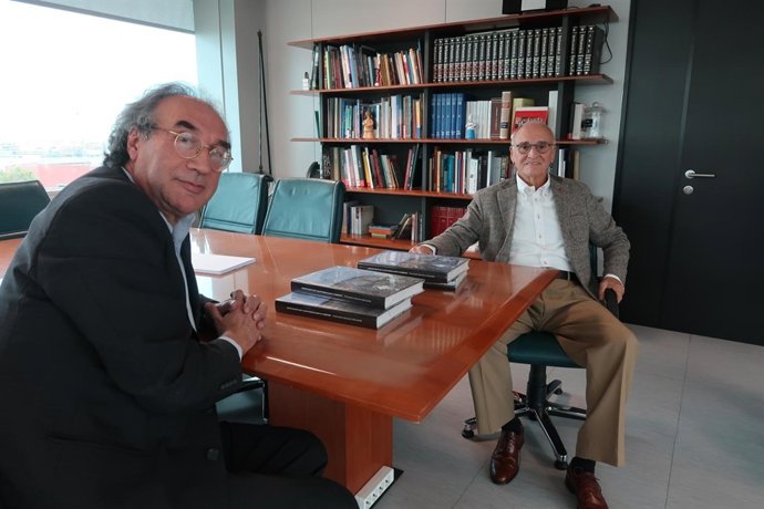 Conseller de Educación, Martí March, con exconseller Bartomeu Rotger