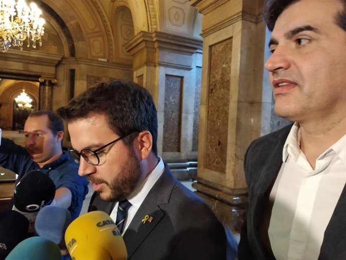 El vicepresidente Pere Aragonès y el presidente de ERC en el Parlament, Sergi Sa