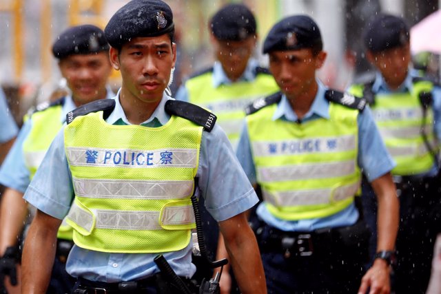 Policia china en Hong Kong