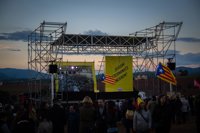 Concentrados ante la cárcel de Lledoners piden "abrir las cárceles" y una huelga general