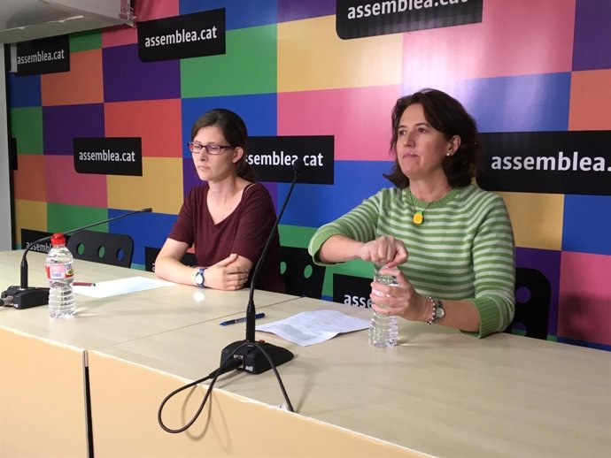 Elisenda Paluzie (ANC) en roda de premsa