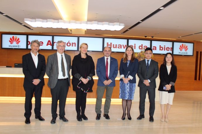 Visita de la delegación aragonesa al centro de innovación de Huawei en Shanghái