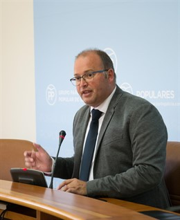 Miguel Tellado en rueda de prensa