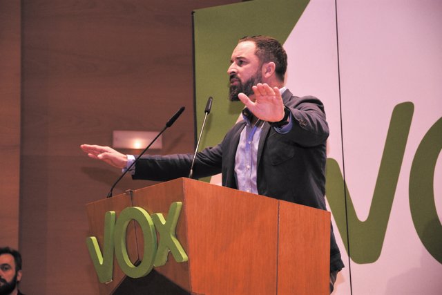 Foto de Santiago Abascal en el acto de Vox en el Palacio Euskalduna de Bilbao