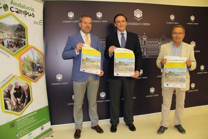 Autoridades durante la presentación del Ecocampus