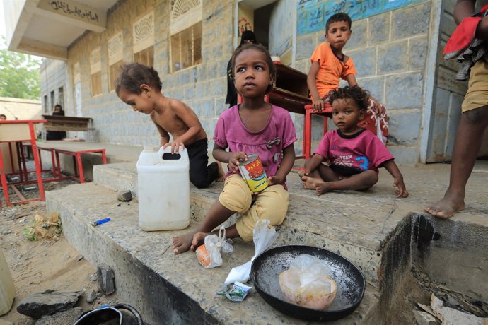 Niños desplazados en Yemen
