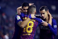 El Barça escapa con los tres puntos de Vallecas