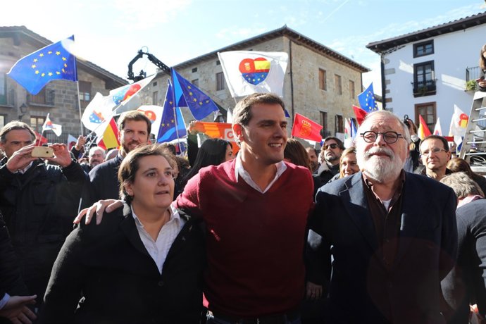 Albert Rivera, Beatriz Sánchez i Fernando Savater, a Alsasua.
