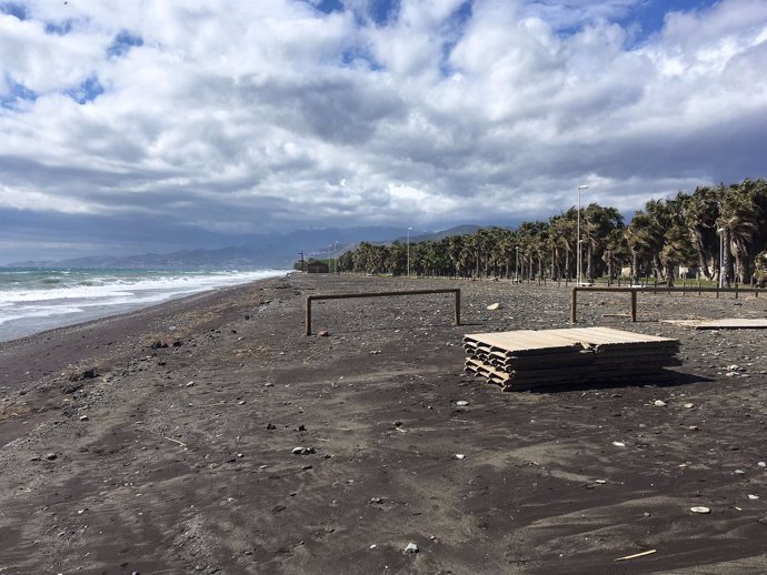 Playa Granada, tras el temporal