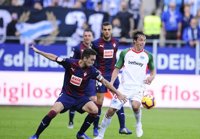 El Sevilla y el Alavés no pueden seguir la estela del Barça