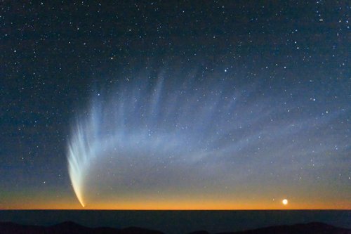 Cometa McNaught sobre el Océano Pacífico en enero de 2007