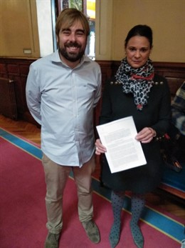 Daniel Ripa y Diana Sáncjhez presentan la proposición para suprimir aforamientos