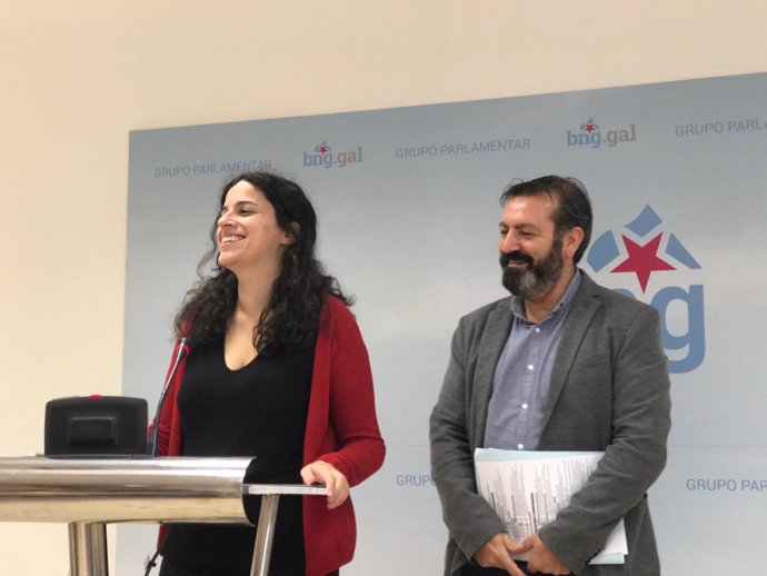 Noa Presas y Luís Bará, diputados del BNG, en rueda de prensa