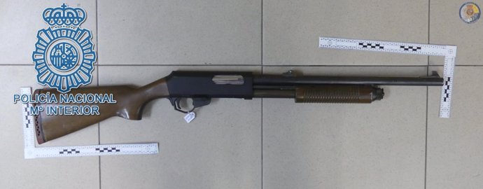 Escopeta utilizada en los tiroteos de la barriada La Plata de Sevilla