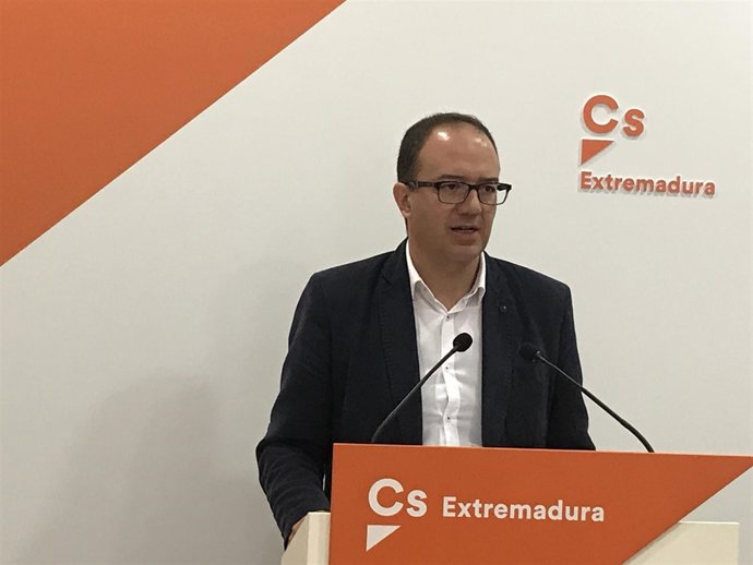Cayetano Polo en rueda de prensa este lunes en Mérida
