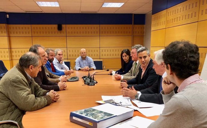 Reunión del delegado del Gobierno, Pablo Zuloaga, con los alcaldes