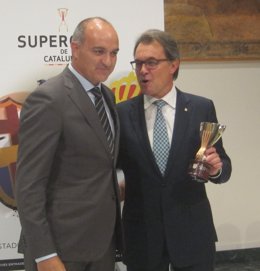 Andreu Subies (pte.Federació Catalana Futbol) Artur Mas (pte.Generalitat