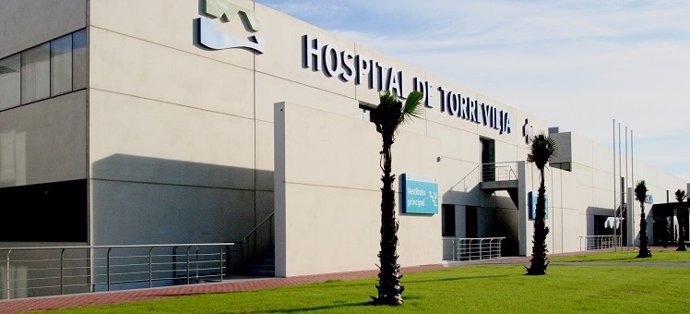Entrada principal al hospital de Torrevieja