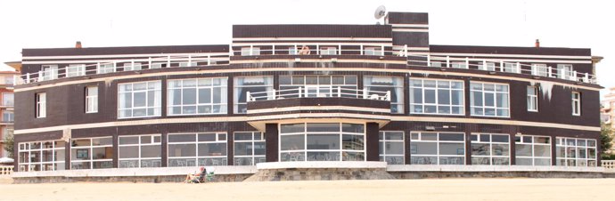 Edificio del hotel Miramar en Castro Urdiales