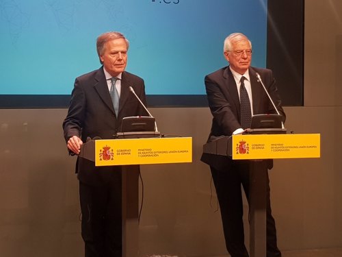 Los ministros de Exteriores de España e Italia, Josep Borrell y Enzo Moavero