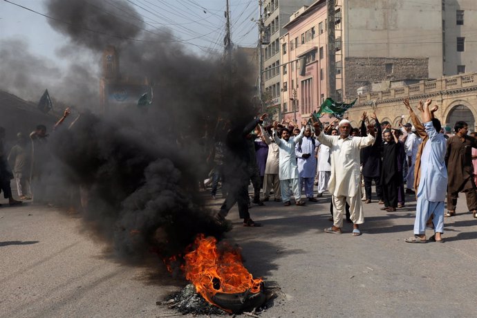 Protesta de seguidores del TLP en Karachi contra la absolución de Asia Bibi