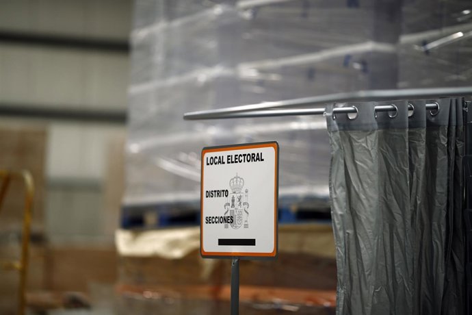 Elecciones municipales y autonómicas, comicios, votar, voto, papeletas, urnas