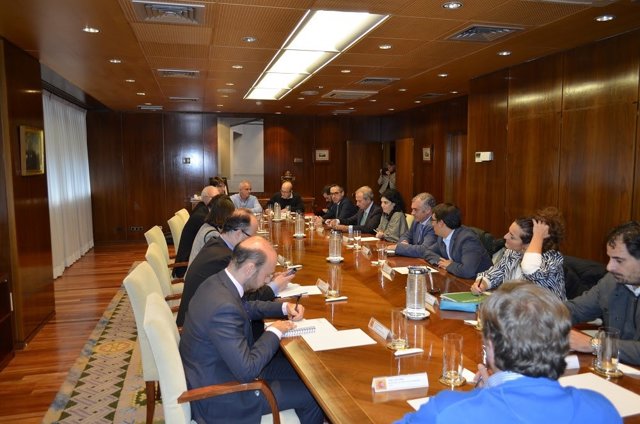 Reunión de Industria, Cemex y sindicatos