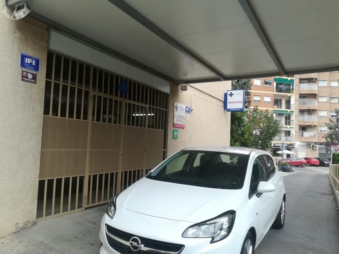 Burjassot entrega el vehículo a Emergencias del centro de salud