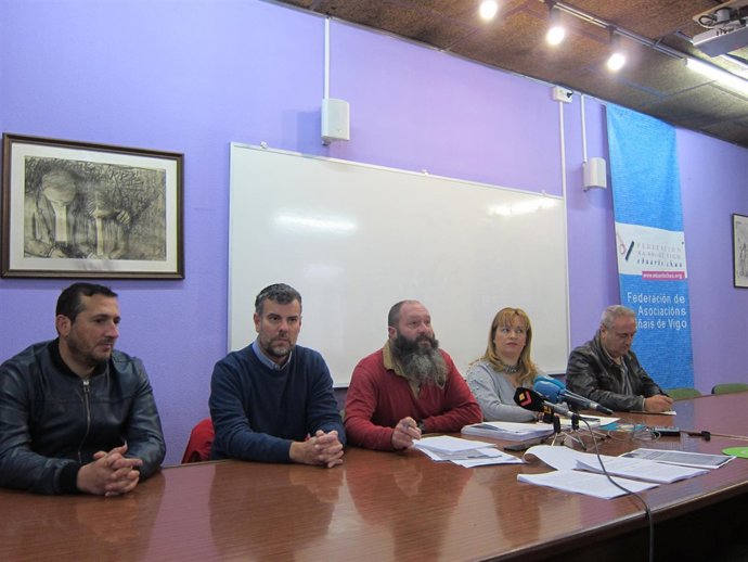 Juan Carollo, con miembros de la FAVEC