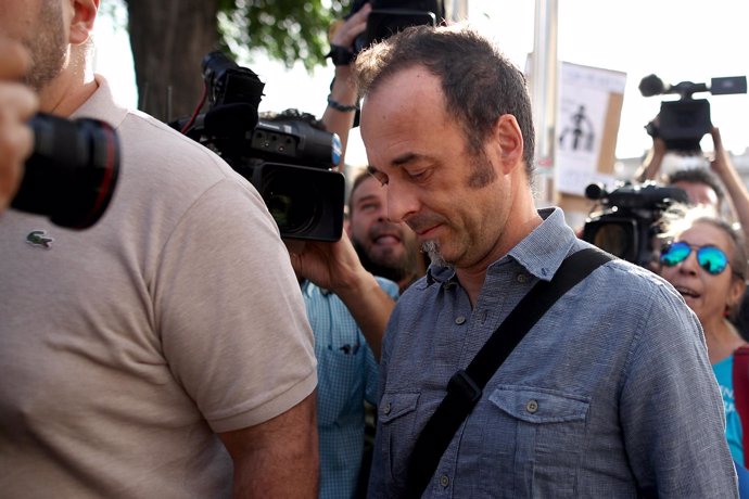 Francesco Arcuri, el excompañero de Juana Rivas, llega al juzgado de Granada