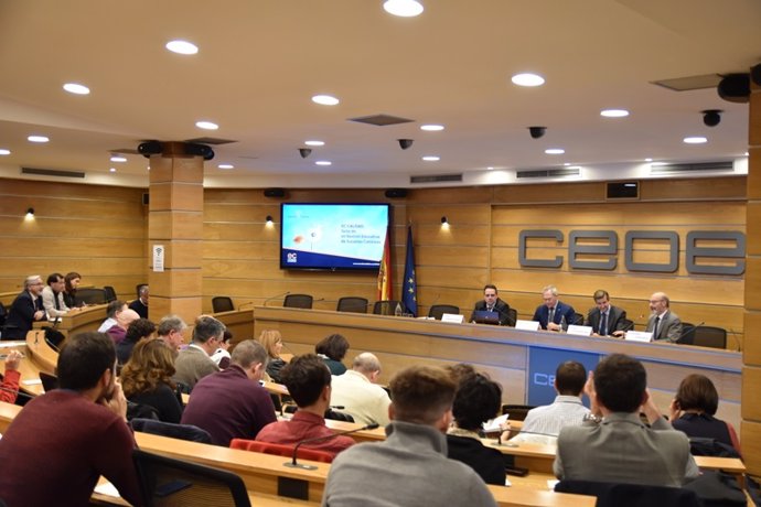 Escuelas Católicas presenta el sello propio de calidad