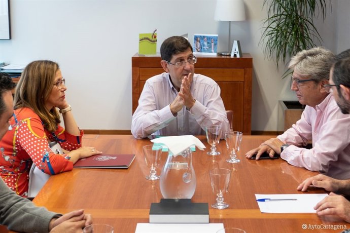 Reunión en septiembre de la alcaldesa con el consejero de Sanidad