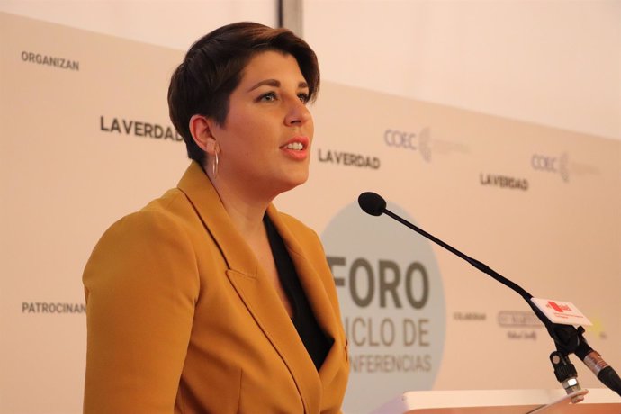 Noelia Arroyo inaugura en Cartagena un foro sobre industria