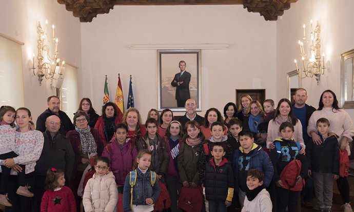 [Grupoextremadura] Nota Fotos Visita Escolares Diputación De Cáceres