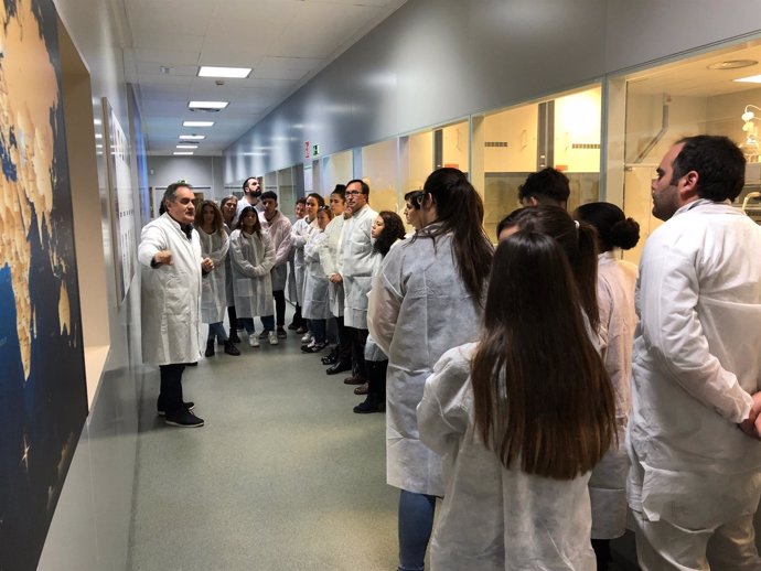 PharmaMar recibe a estudiantes por la Semana de la Ciencia de Madrid