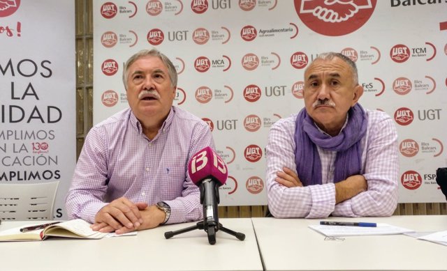 Alejando Texías y Pepe Álvarez de UGT en Palma en una rueda de prensa