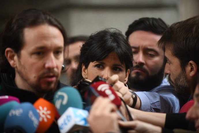 Pablo Iglesias y Teresa Rodríguez, en declaraciones a los medios en Madrid