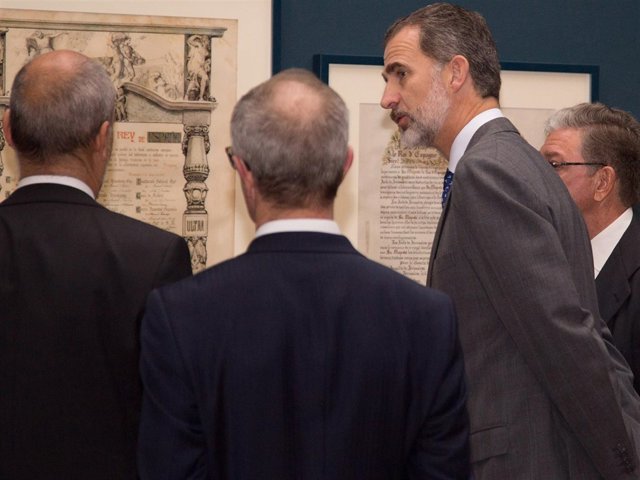 El <strong>Rey Felipe</strong> VI rinde homenaje a <strong>Alfonso XIII</strong> en una exposición
