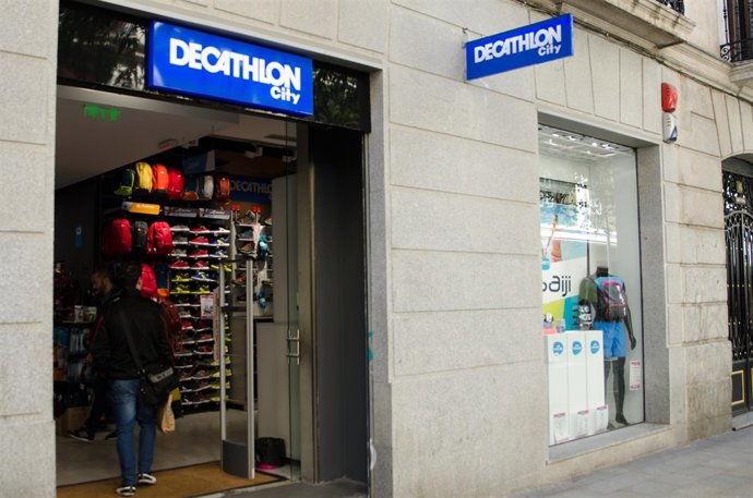 Tiendas, tienda, Decathlon, tienda de ropa, tienda de deportes