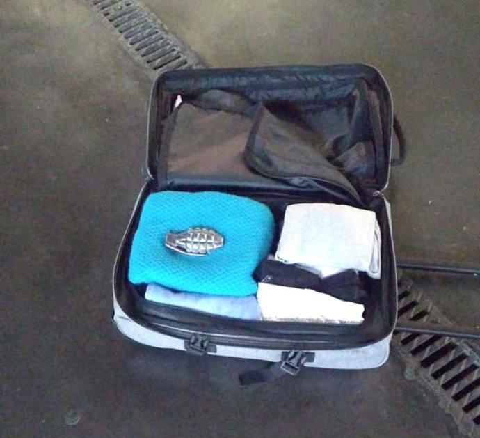 Equipaje y objeto similar a una granada que ha generado la alarma
